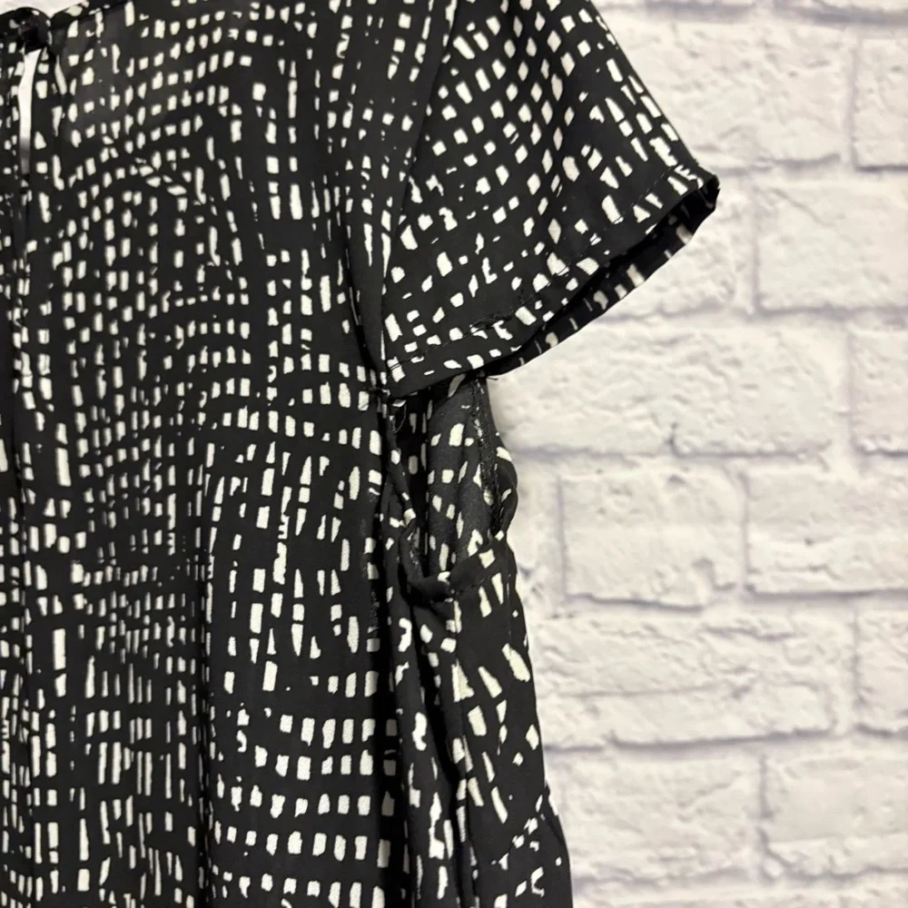 Jolie Black and White Mini Dress Medium - Picture 7 of 7